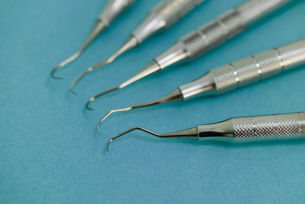 Herramientas para la periodoncia en la clinica Dental Borras en Alcala de Xivert